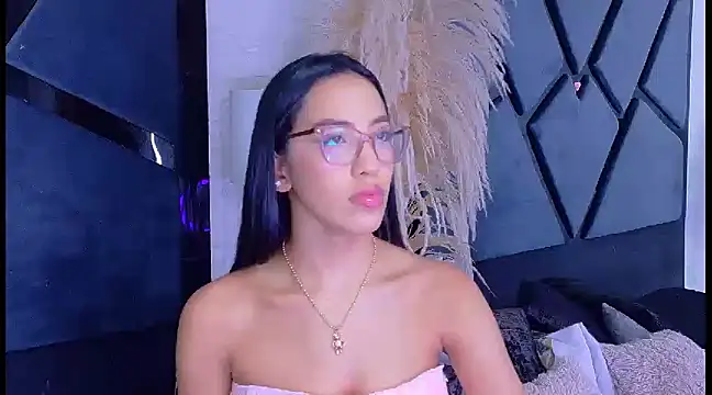 Snapshot of KylieWhite chatting on 15, 3, 2025 KylieWhite online show from 15, 3, 2025