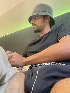 Snapshot of hard_macoor12 chatting on 13, 12, 2024 hard macoor12 online show from 13, 12, 2024