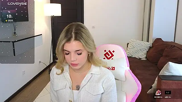 adrianawow1 online show from 13, 3, 2025