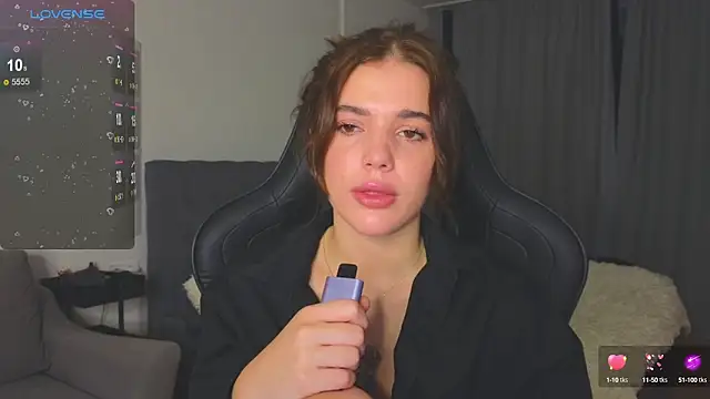 adrianawow1 online show from 8, 10, 2025