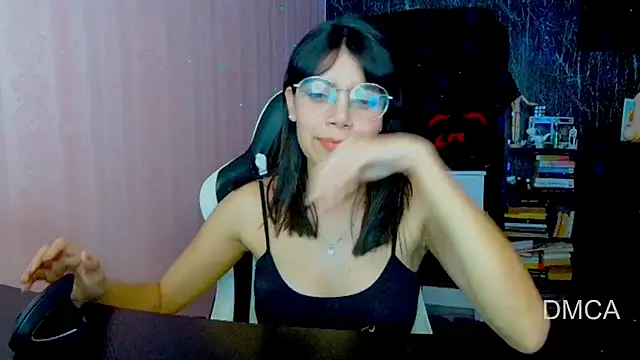 Snapshot of Drea_Foox chatting on 11, 9, 2025 Drea Foox online show from 11, 9, 2025