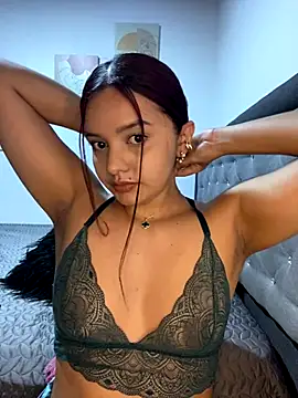 Melanyprada online show from 14, 12, 2025