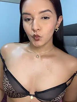 Melanyprada online show from 10, 5, 2026