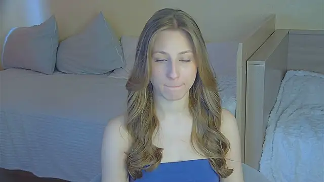 Snapshot of BritneyCruze chatting on 22, 4, 2026 BritneyCruze online show from 22, 4, 2026