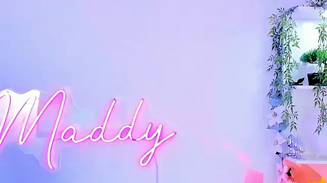 MaddyParisi online show from 7, 2, 2025