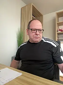 coupleLatinaLovers online show from 23, 1, 2025