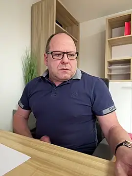 coupleLatinaLovers online show from 17, 2, 2025