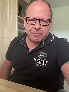 coupleLatinaLovers online show from 12, 9, 2025