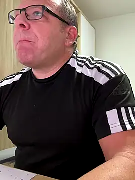 coupleLatinaLovers online show from 24, 9, 2025