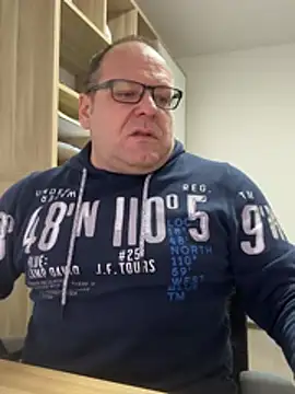 coupleLatinaLovers online show from 12, 2, 2026