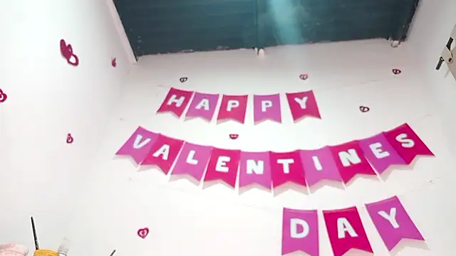 PetiteIvoryQueen19 online show from 15, 2, 2025