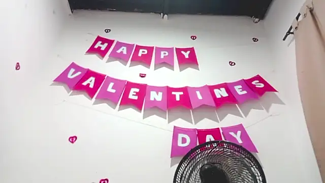 PetiteIvoryQueen19 online show from 26, 2, 2025