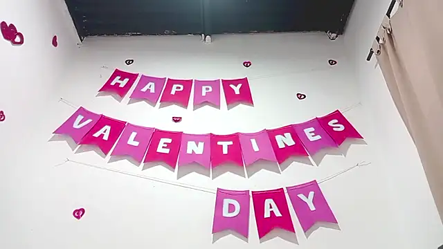 PetiteIvoryQueen19 online show from 1, 3, 2025