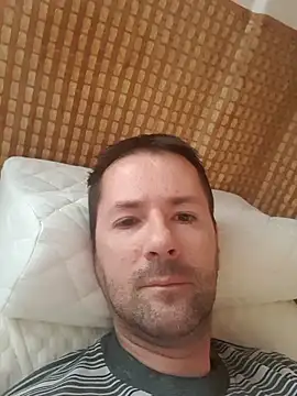 riskybusiness9090 online show from 2, 11, 2025