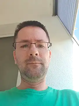 riskybusiness9090 online show from 18, 4, 2026