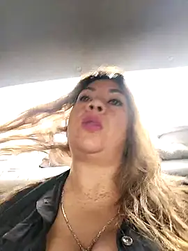 Laura-Hernandez online show from 22, 9, 2025