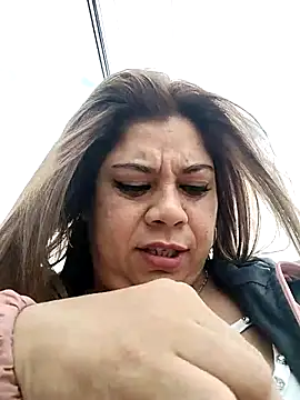 Laura-Hernandez online show from 9, 10, 2025