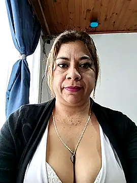 Laura-Hernandez online show from 17, 10, 2025