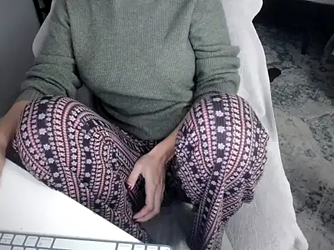 bigb00tyjudyyX online show from 22, 11, 2025