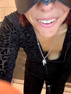 Snapshot of Porcella96 chatting on 17, 10, 2025 Porcella96 online show from 17, 10, 2025