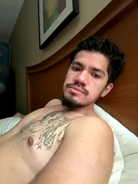 Snapshot of Cesarreyes97 chatting on 12, 11, 2025 Cesarreyes97 online show from 12, 11, 2025