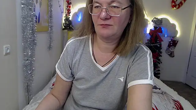 HolyMilfa online show from 8, 12, 2024