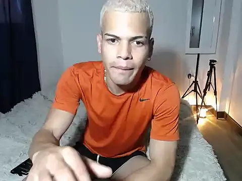 SWEET MIGUEL online show from 28, 10, 2025