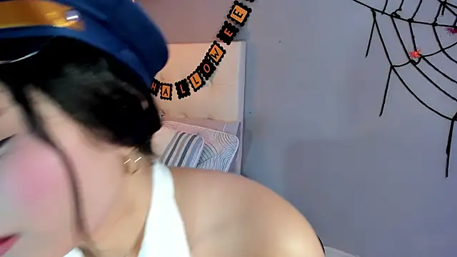 Snapshot of Maia_W10 chatting on 31, 10, 2025 Maia W10 online show from 31, 10, 2025