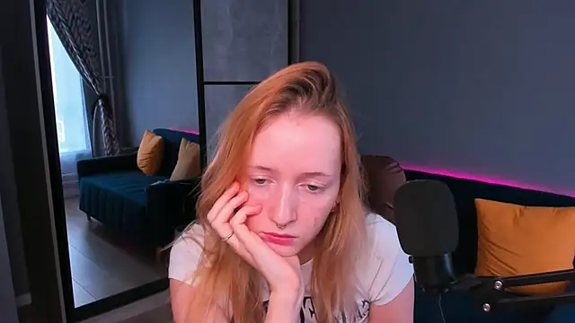 OddlyFamiliar online show from 19, 12, 2024