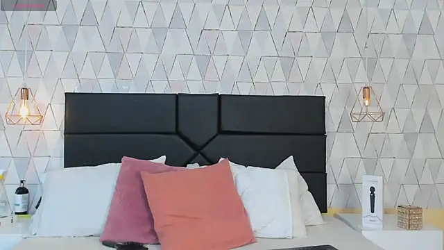 JustinePerry online show from 23, 12, 2025