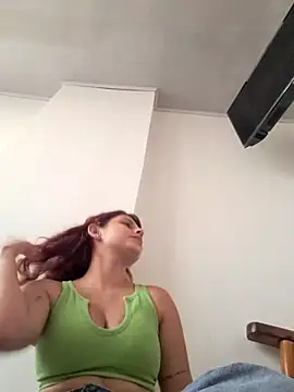 Snapshot of Luu_Princess chatting on 5, 3, 2025 Luu Princess online show from 5, 3, 2025