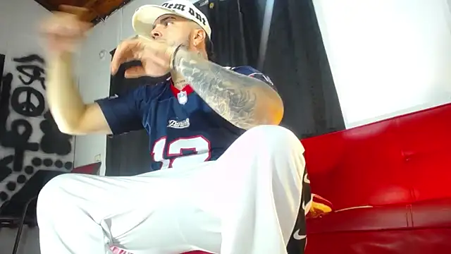 Snapshot of Dexter-T chatting on 9, 12, 2024 Dexter-T online show from 9, 12, 2024