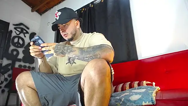 Snapshot of Dexter-T chatting on 11, 2, 2025 Dexter-T online show from 11, 2, 2025