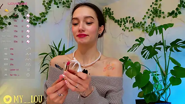 Snapshot of MyLou_ chatting on 15, 12, 2024 MyLou online show from 15, 12, 2024