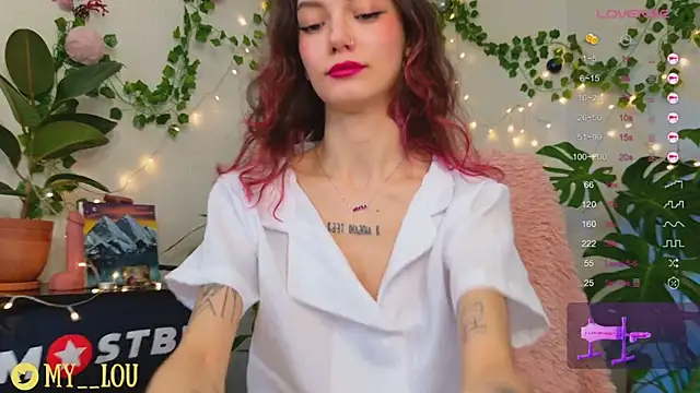 Snapshot of MyLou_ chatting on 28, 12, 2024 MyLou online show from 28, 12, 2024