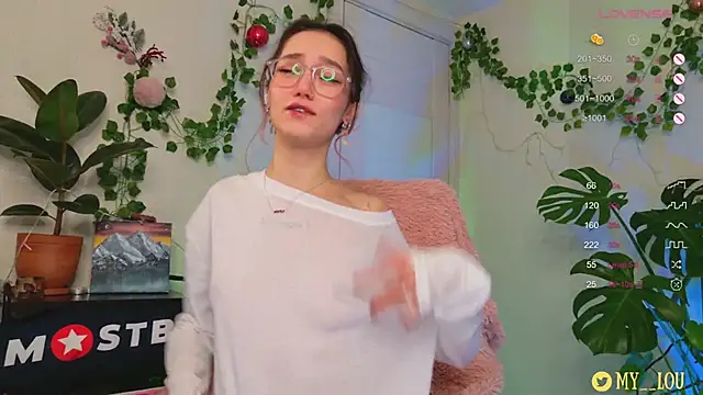 Snapshot of MyLou_ chatting on 8, 1, 2025 MyLou online show from 8, 1, 2025