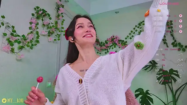 Snapshot of MyLou_ chatting on 14, 9, 2025 MyLou online show from 14, 9, 2025