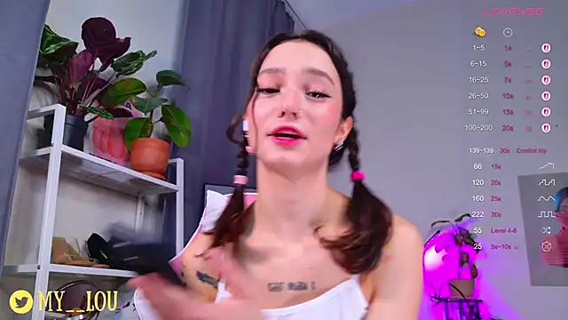 Snapshot of MyLou_ chatting on 14, 10, 2025 MyLou online show from 14, 10, 2025