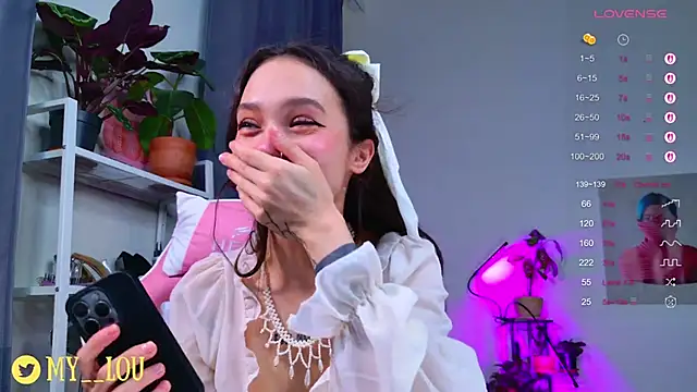 Snapshot of MyLou_ chatting on 30, 10, 2025 MyLou online show from 30, 10, 2025