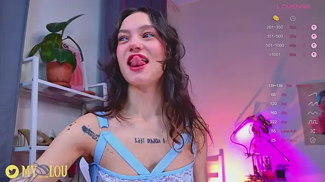 Snapshot of MyLou_ chatting on 12, 11, 2025 MyLou online show from 12, 11, 2025