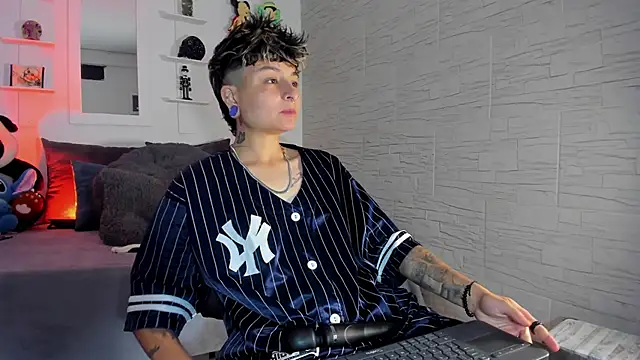 ZuryRamirez  online show from 22, 10, 2025