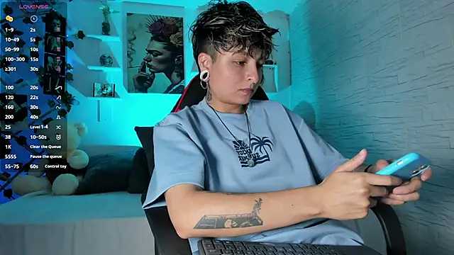 ZuryRamirez  online show from 2, 11, 2025