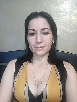 Snapshot of FireLily332 chatting on 3, 1, 2025 FireLily332 online show from 3, 1, 2025