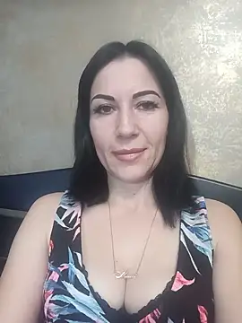 Snapshot of FireLily332 chatting on 5, 1, 2025 FireLily332 online show from 5, 1, 2025