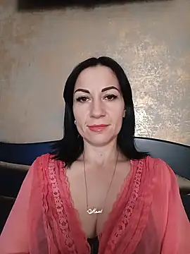 Snapshot of FireLily332 chatting on 7, 2, 2025 FireLily332 online show from 7, 2, 2025