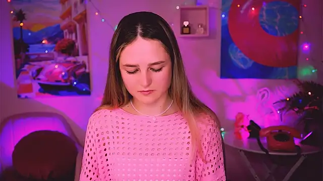 Snapshot of DeboraLarson chatting on 4, 1, 2025 DeboraLarson online show from 4, 1, 2025