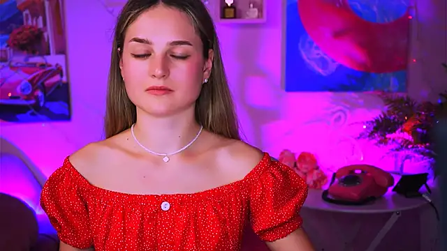 Snapshot of DeboraLarson chatting on 12, 1, 2025 DeboraLarson online show from 12, 1, 2025