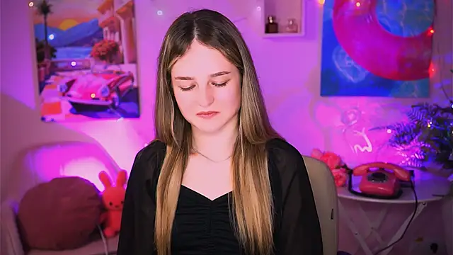 Snapshot of DeboraLarson chatting on 1, 2, 2025 DeboraLarson online show from 1, 2, 2025