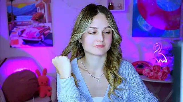 Snapshot of DeboraLarson chatting on 9, 2, 2025 DeboraLarson online show from 9, 2, 2025