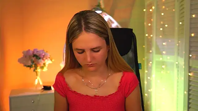 DeboraLarson online show from 29, 3, 2026